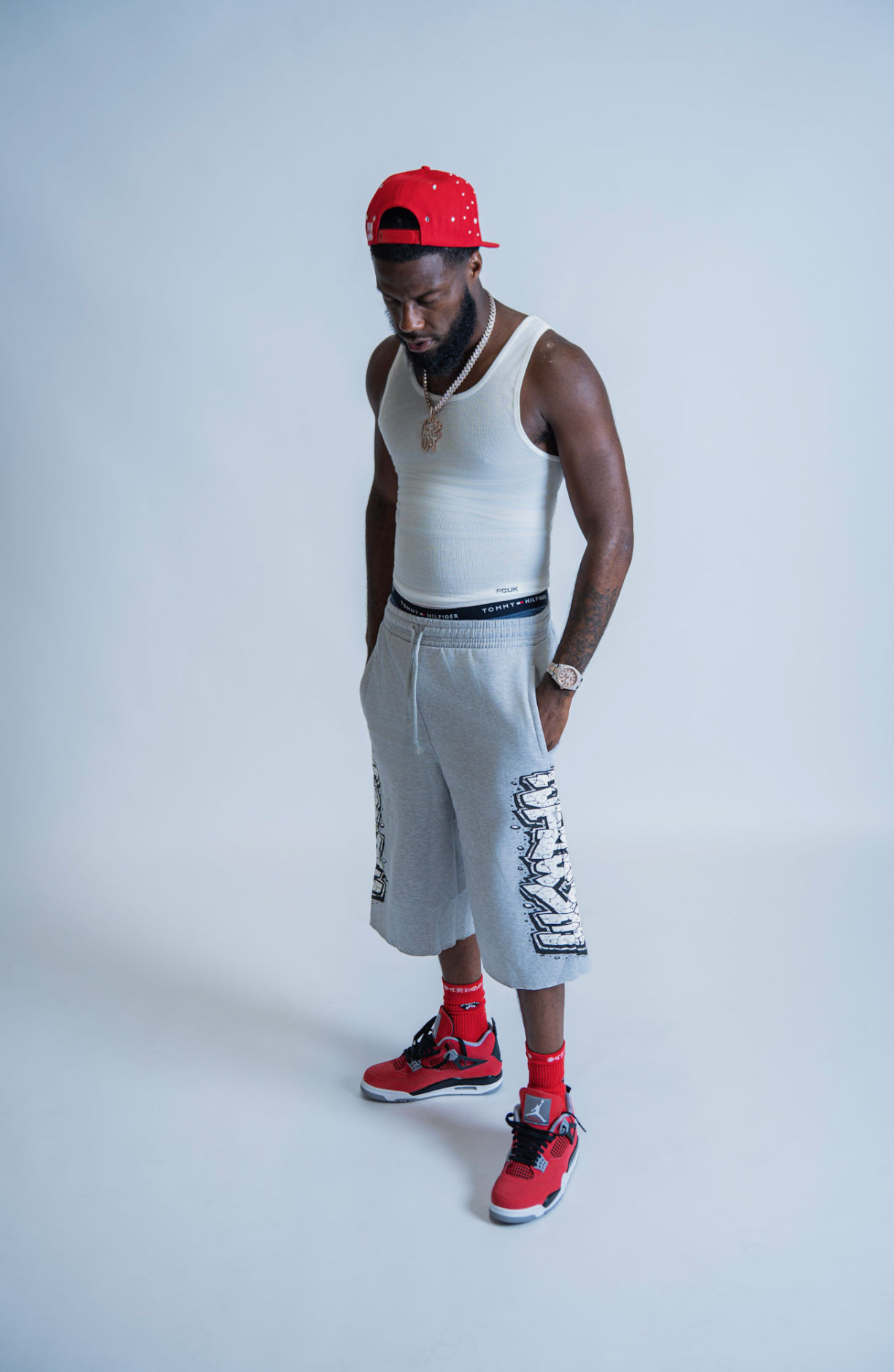 “STRIVERS” Graffiti 3/4 Shorts-GREY