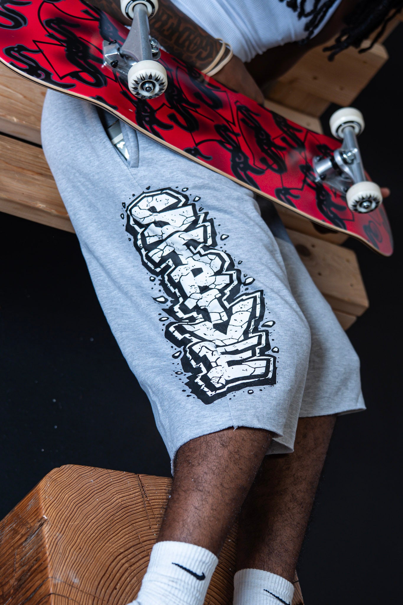 “STRIVERS” Graffiti 3/4 Shorts-GREY