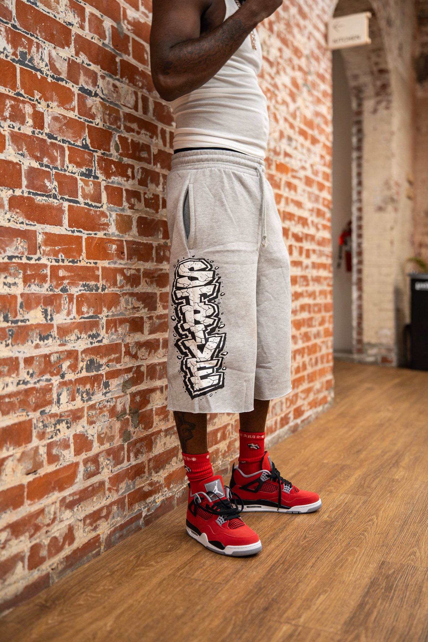 “STRIVERS” Graffiti 3/4 Shorts-GREY