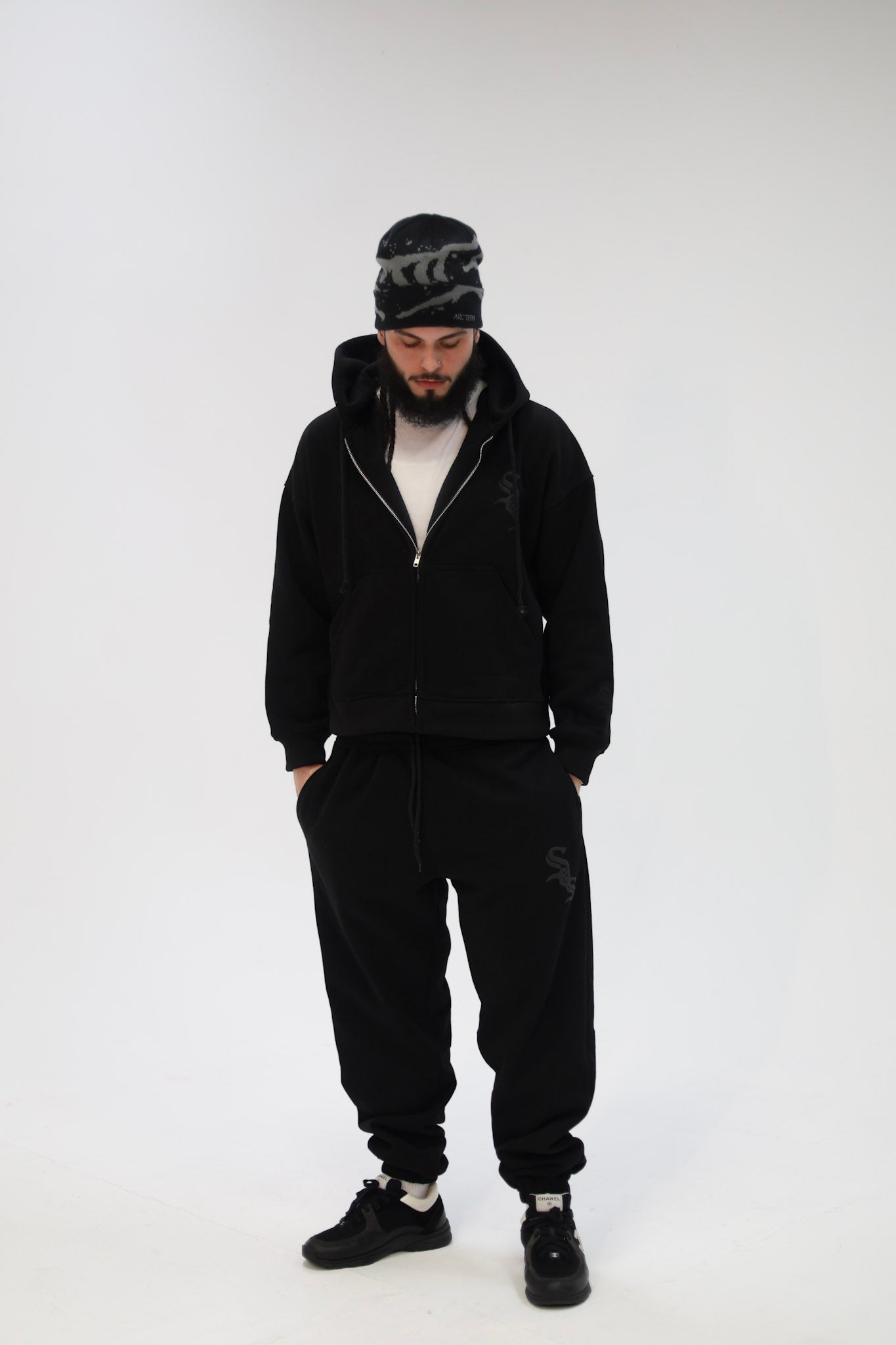 Black SOS ESSENTIAL Zip-Up Hoodie